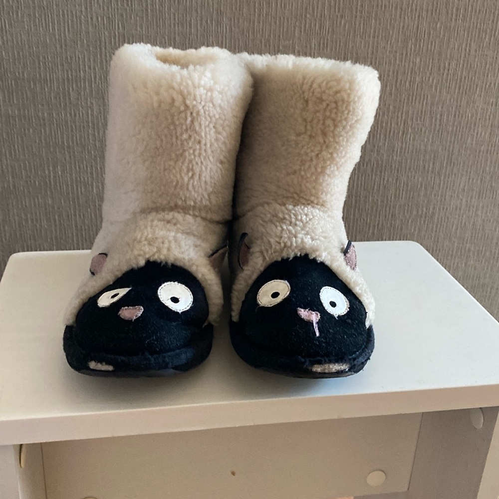 Great condition EMU girls boots